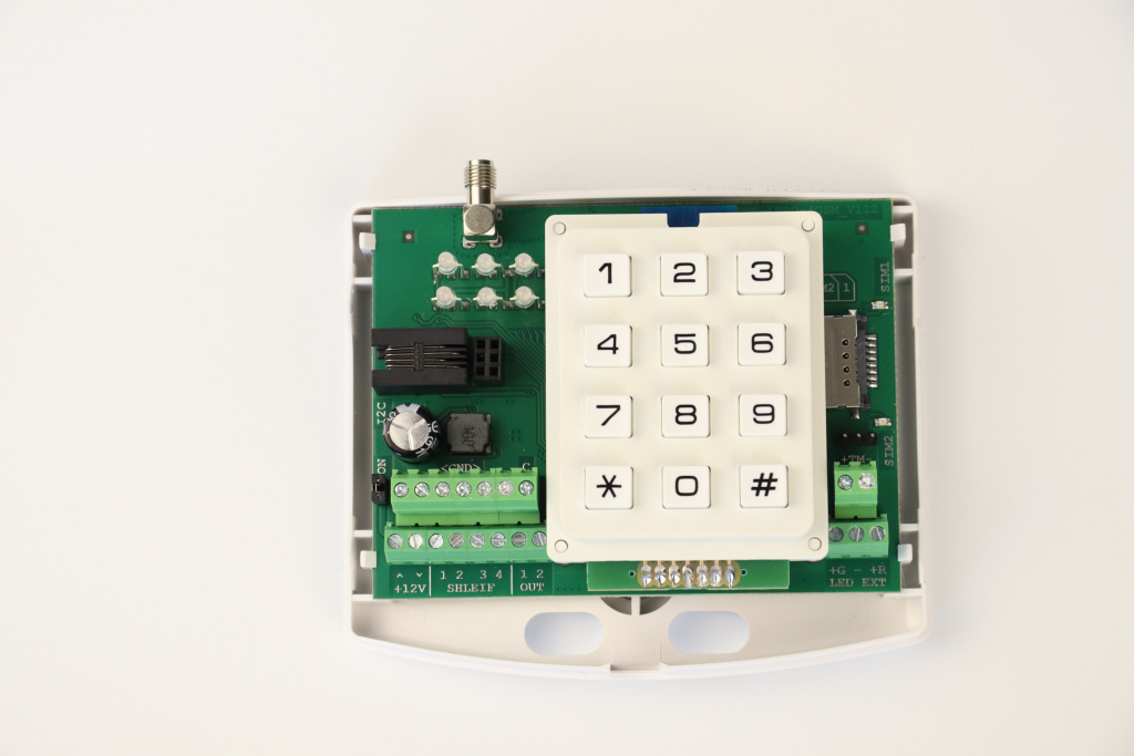 БРО-4 GSM со снятой верхней крышкой
